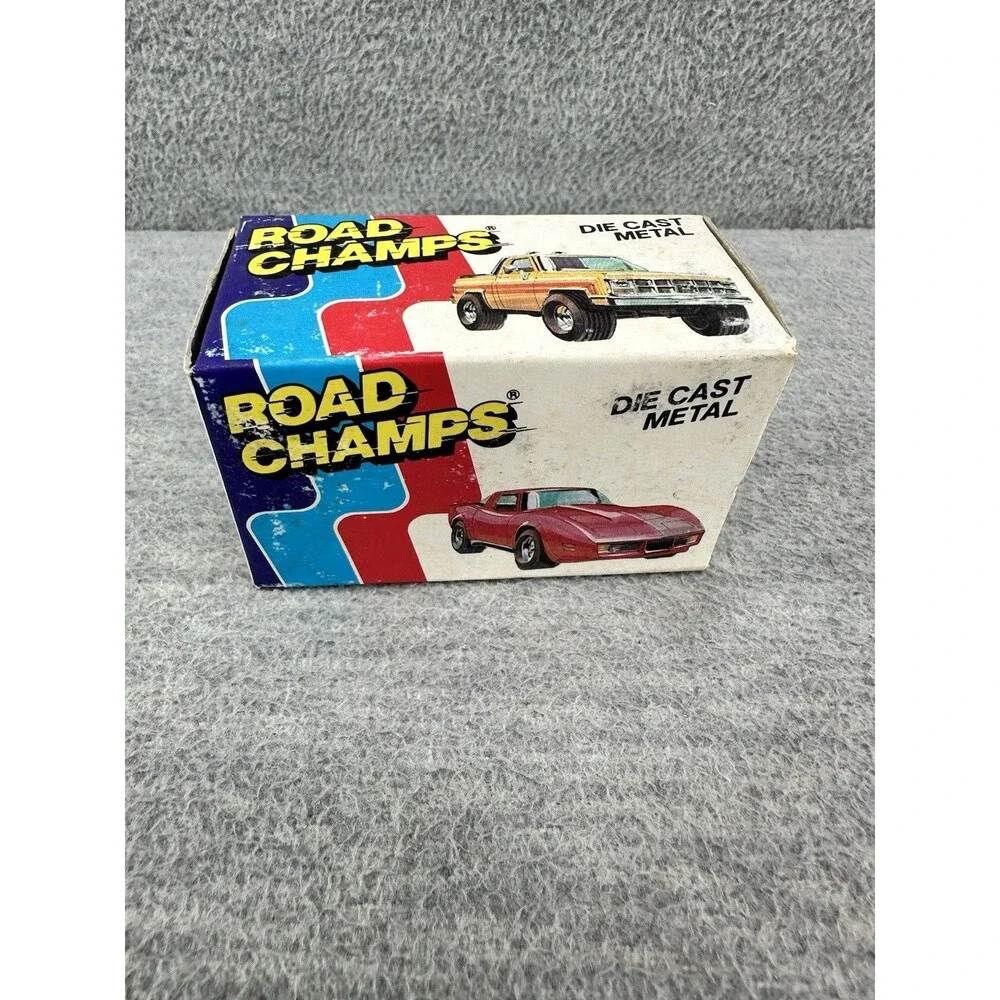 ROAD CHAMPS Vintage Die Cast #24 Coyote Red Jeep T5